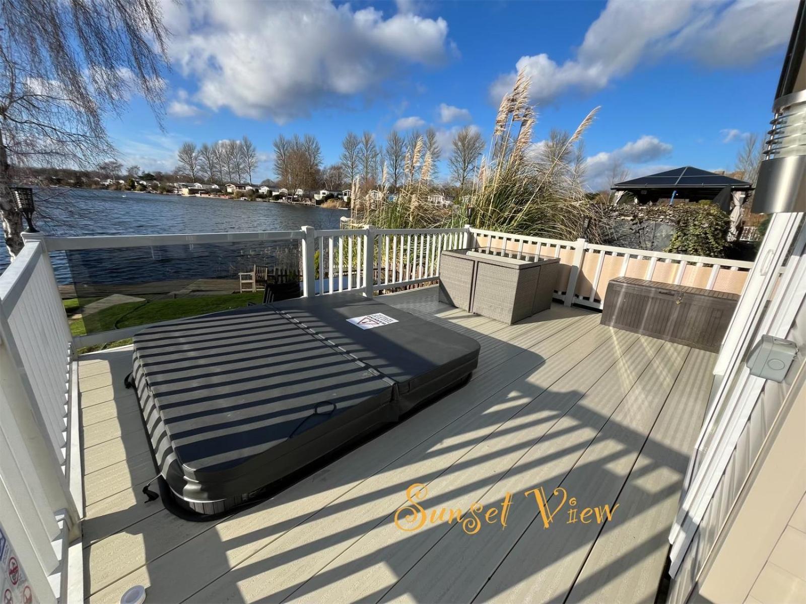 Tattershall Lakes Sunset View Caravan Lakeside, Hot Tub, Garden, Private Fishing Peg & Wifi Экстерьер фото