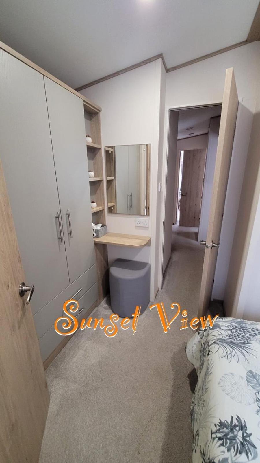 Tattershall Lakes Sunset View Caravan Lakeside, Hot Tub, Garden, Private Fishing Peg & Wifi Экстерьер фото