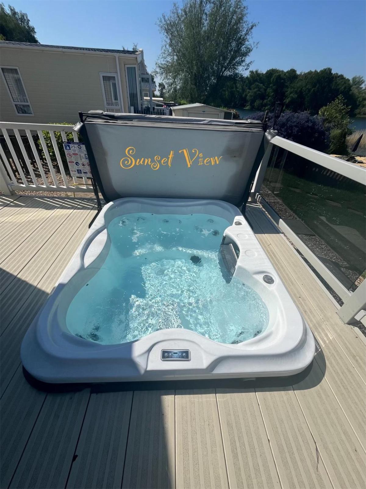 Tattershall Lakes Sunset View Caravan Lakeside, Hot Tub, Garden, Private Fishing Peg & Wifi Экстерьер фото