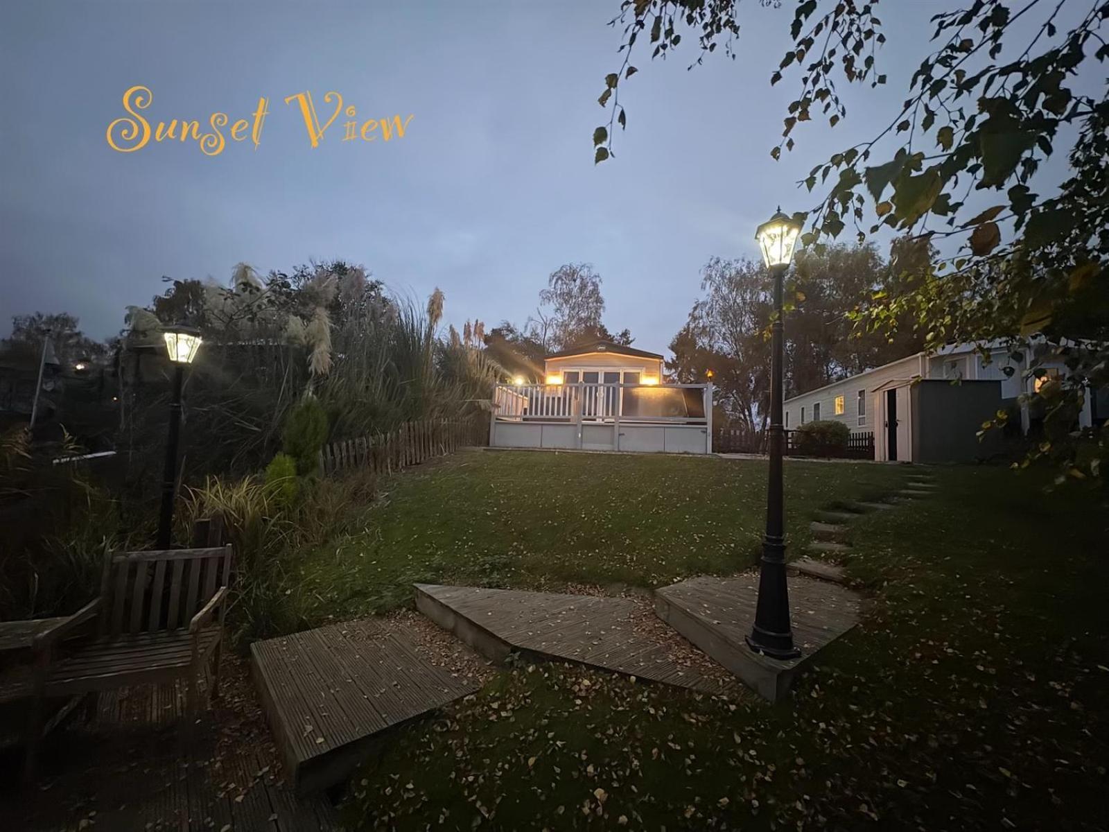 Tattershall Lakes Sunset View Caravan Lakeside, Hot Tub, Garden, Private Fishing Peg & Wifi Экстерьер фото