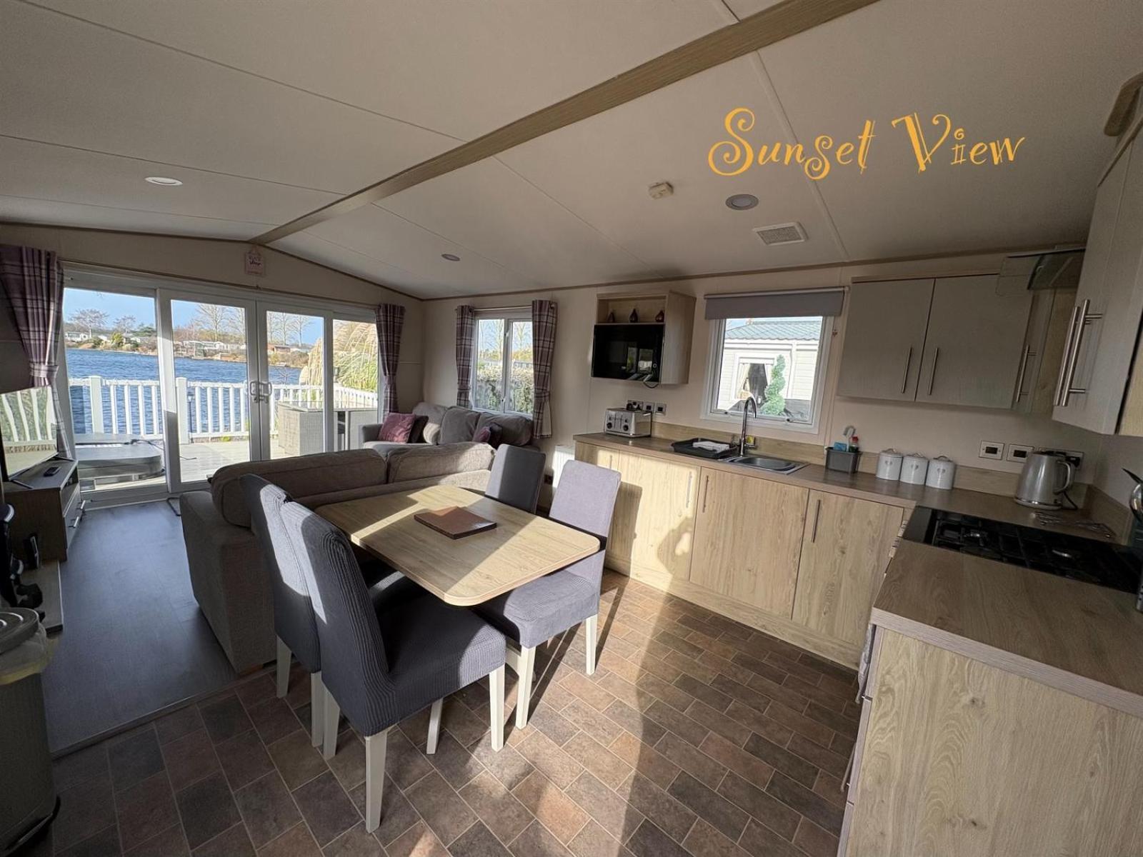 Tattershall Lakes Sunset View Caravan Lakeside, Hot Tub, Garden, Private Fishing Peg & Wifi Экстерьер фото